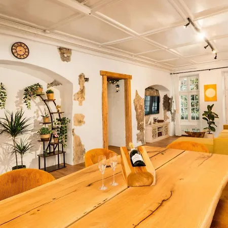 120m2 L Golden Castle Loft L Old Town L アパート