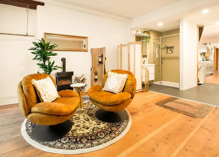 Leone Stays - 120M2 Golden Castle Loft - Thun