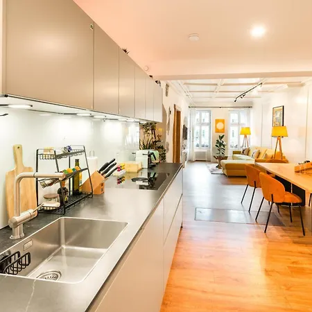 Leone Stays - 120M2 Golden Castle Loft - Thun